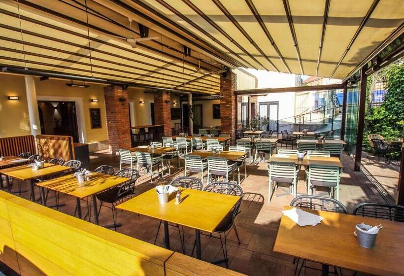 هتل Mariel Znojmo