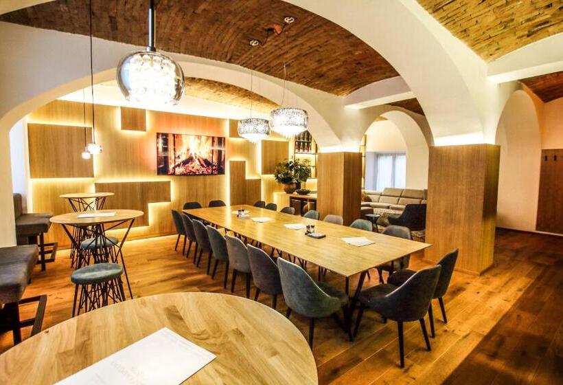 هتل Mariel Znojmo