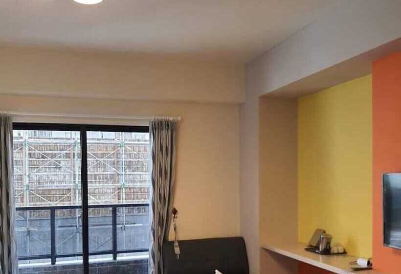 تختخواب و صبحانه Police House