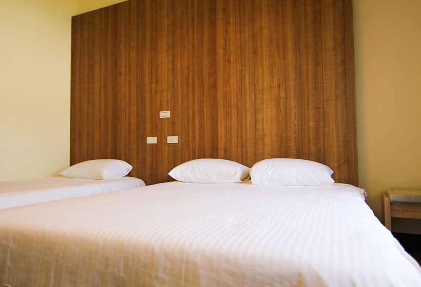 تختخواب و صبحانه Police House