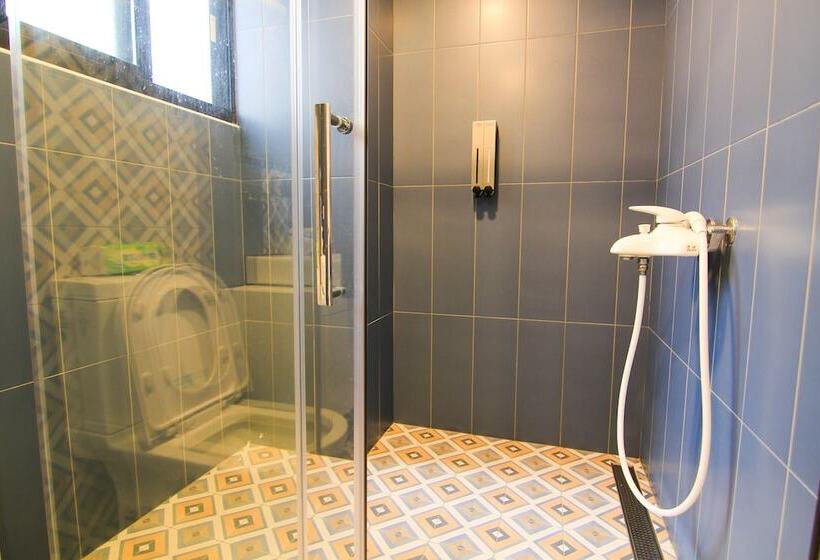 تختخواب و صبحانه Police House