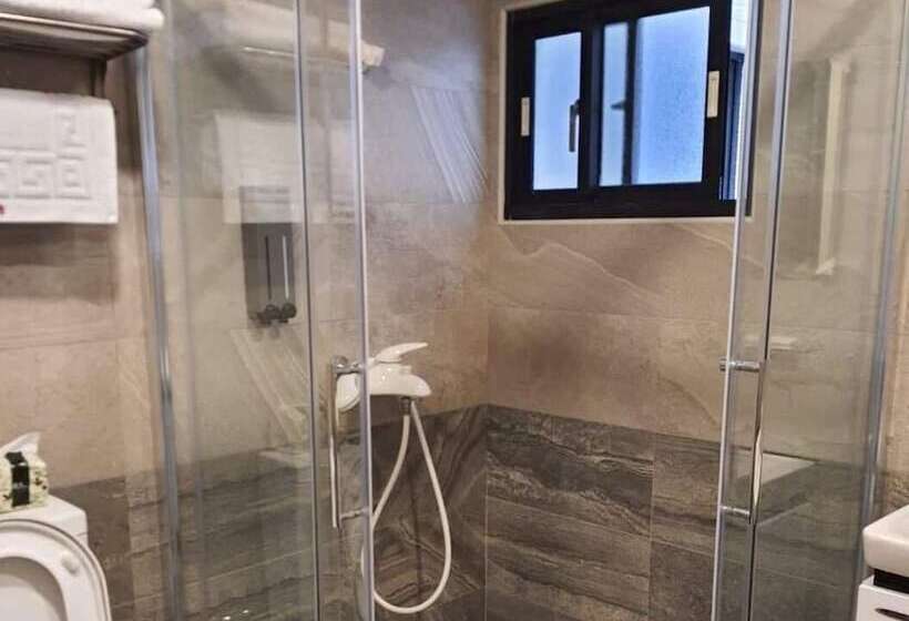 تختخواب و صبحانه Police House