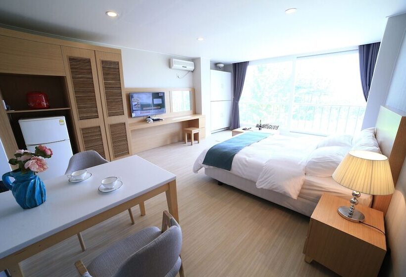 فندق Goseong Sunshine Beach Pension