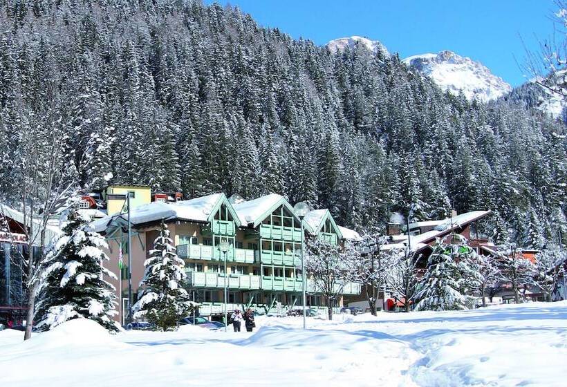 هتل Dolomiti Schloss