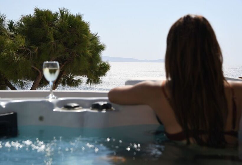 هتل Flaskos Suites And More