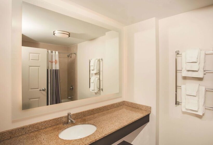 هتل La Quinta By Wyndham Chicago Downtown