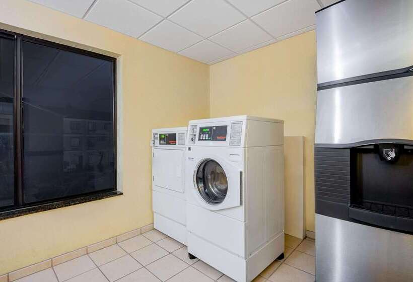 هتل La Quinta By Wyndham Mt. Laurel   Philadelphia