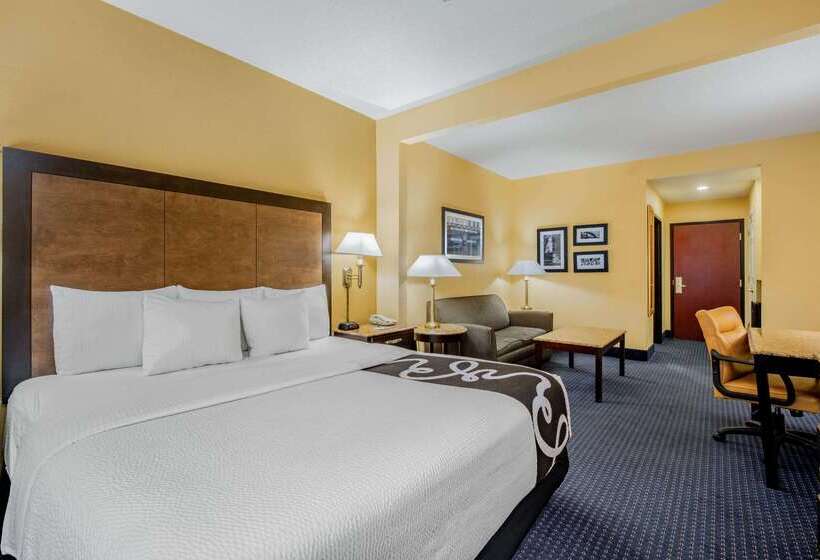 هتل La Quinta By Wyndham Mt. Laurel   Philadelphia