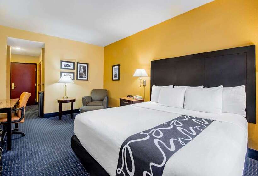 هتل La Quinta By Wyndham Mt. Laurel   Philadelphia