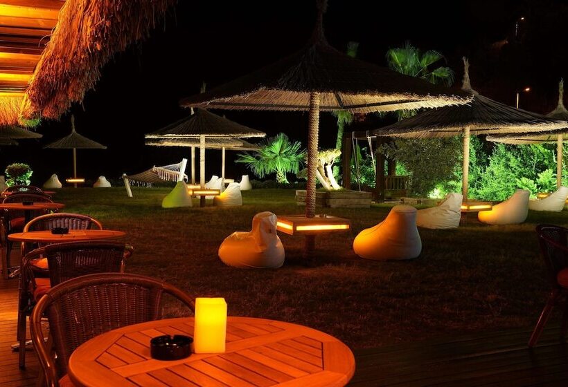 هتل Manaspark Deluxe