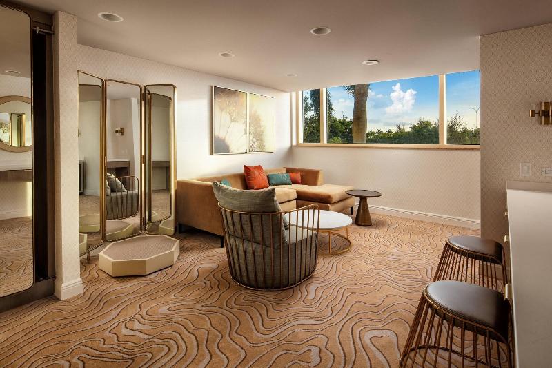 Отель Renaissance Fort Lauderdale West