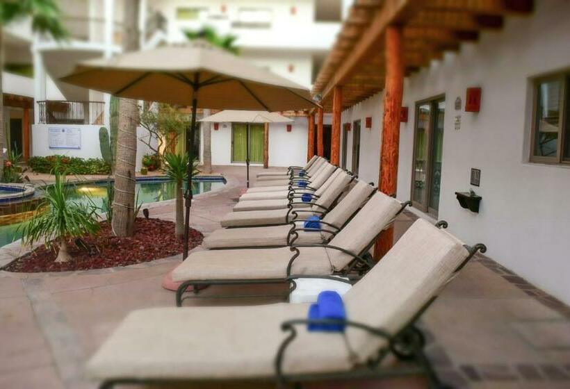 هتل Santa Fe Loreto by Villa Group