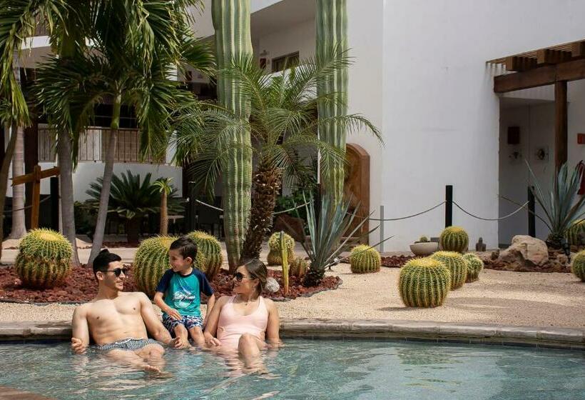 هتل Santa Fe Loreto by Villa Group