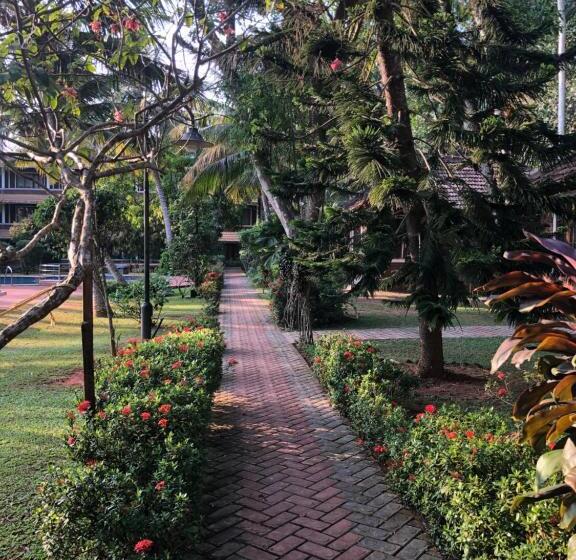 בית מלון כפרי Abad Harmonia Ayurvedic Beach Resort