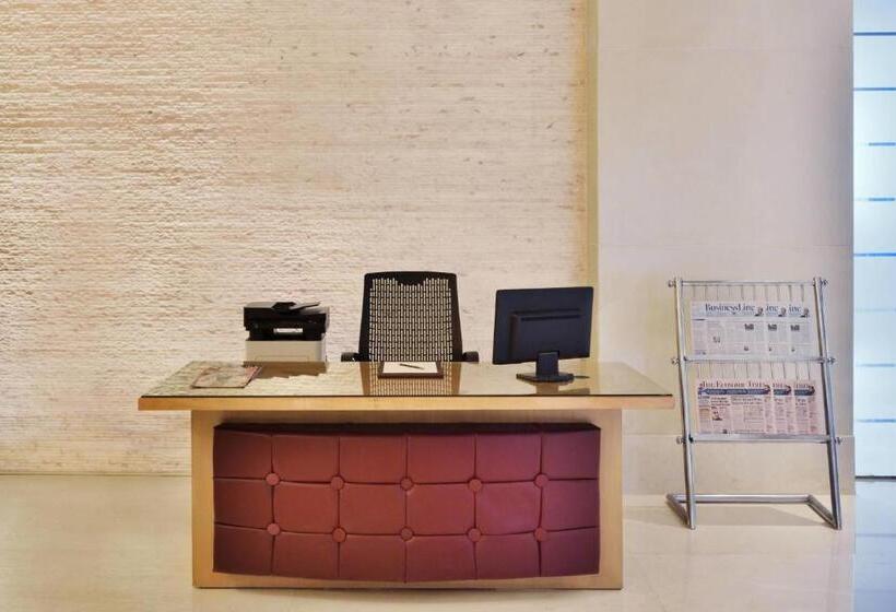 هتل Courtyard By Marriott Chennai