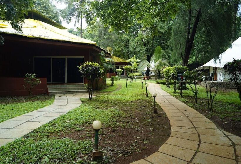 هتل Dudhsagar Spa Resort