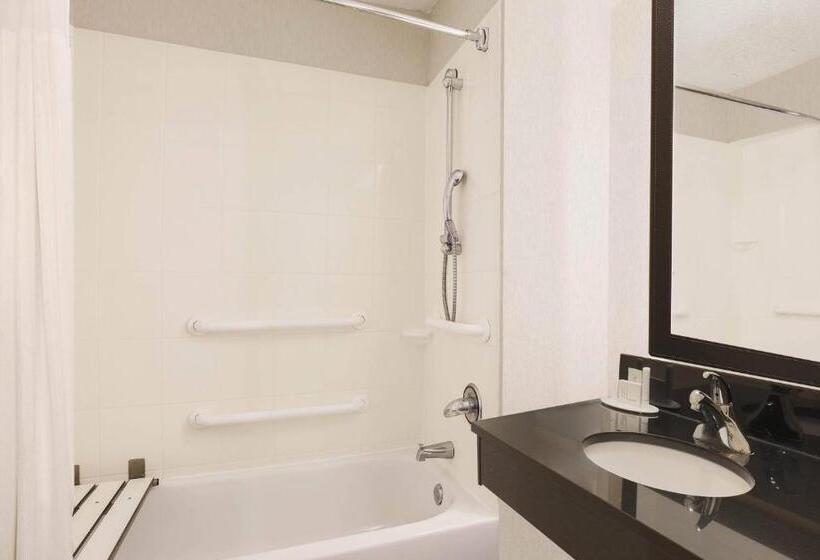 בית מלון כפרי Fairfield Inn & Suites Tampa Fairgrounds/casino