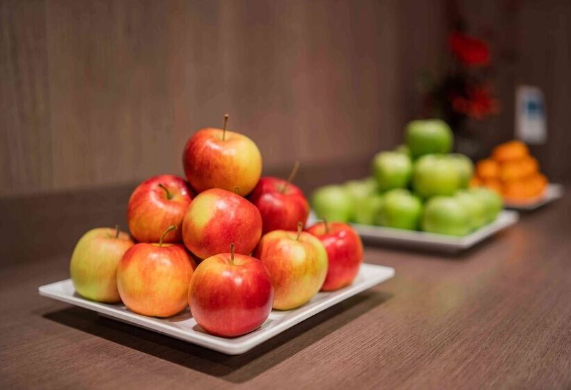 هتل Golden Tulip Zoetermeer  Den Haag