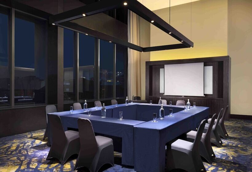 هتل Hilton Bandung