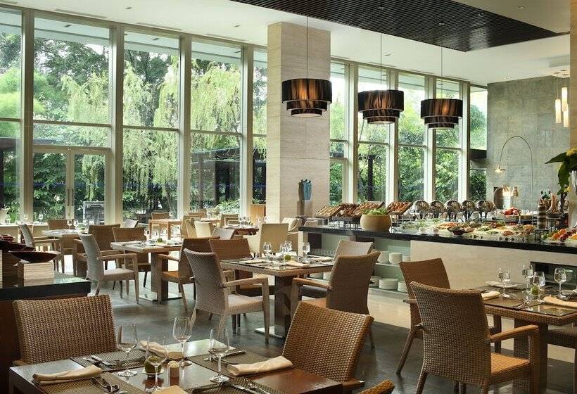 هتل Hilton Bandung