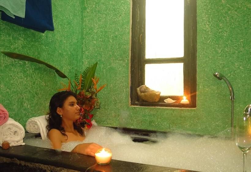 هتل Laguna Anjuna