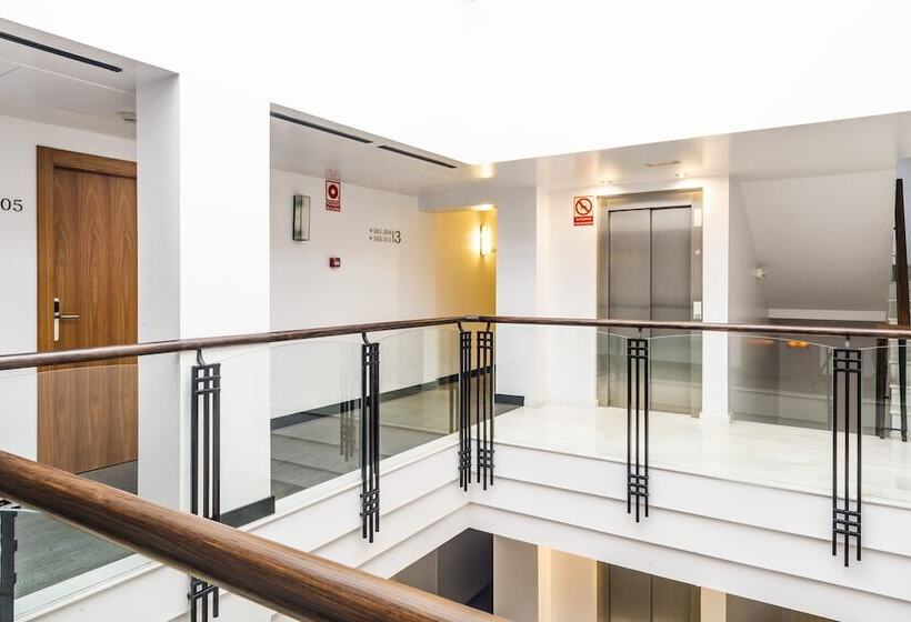 هتل Monjas Del Carmen