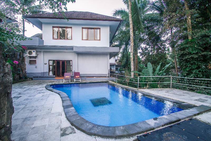 Puri Saron Hotel Madangan   Gianyar