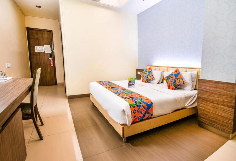 בית מלון כפרי Sadanand Regency