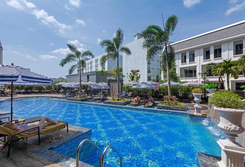 Hotel Sawaddi Patong Resort & Spa By Tolani   Sha Extra Plus