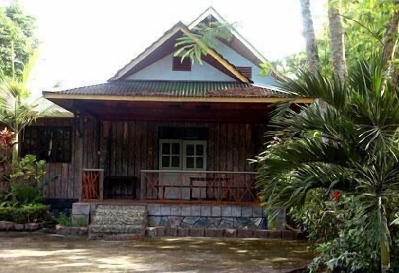 هتل Sepilok Jungle Resort
