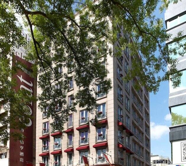 Отель Eclat Taipei