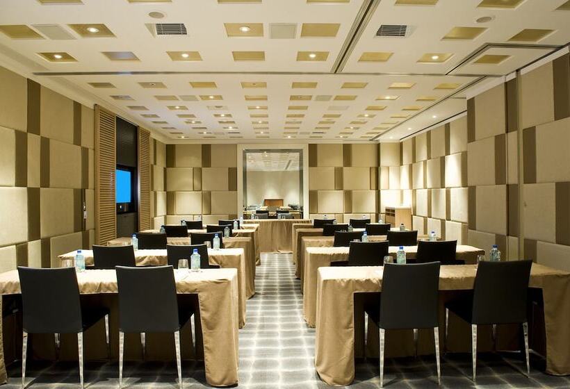 Отель Eclat Taipei