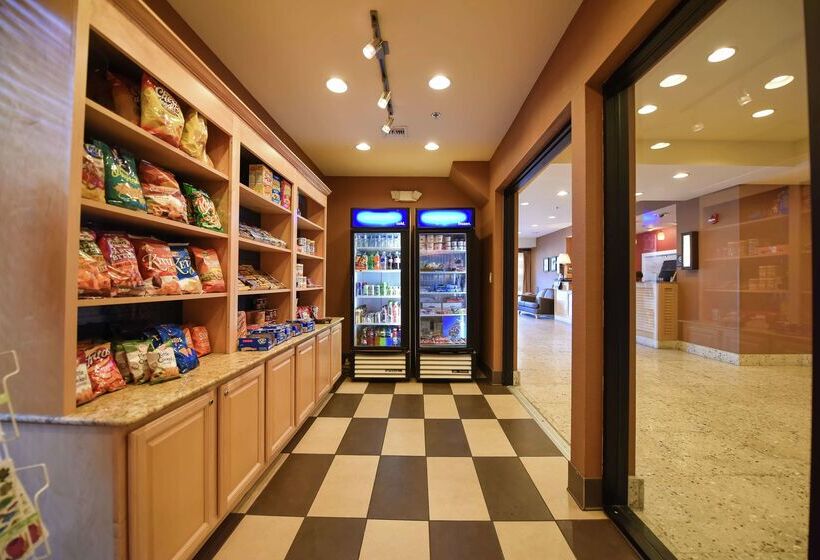 Отель Hampton Inn Key Largo Manatee Bay