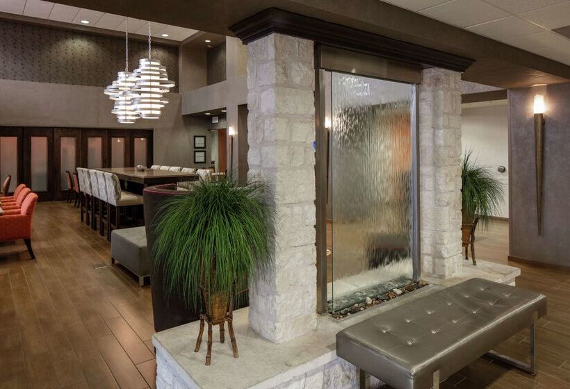 هتل Hampton Inn & Suites Austin Cedar Parklakeline