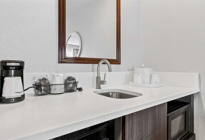 هتل Hampton Inn & Suites Colorado Springs/air Force Academy