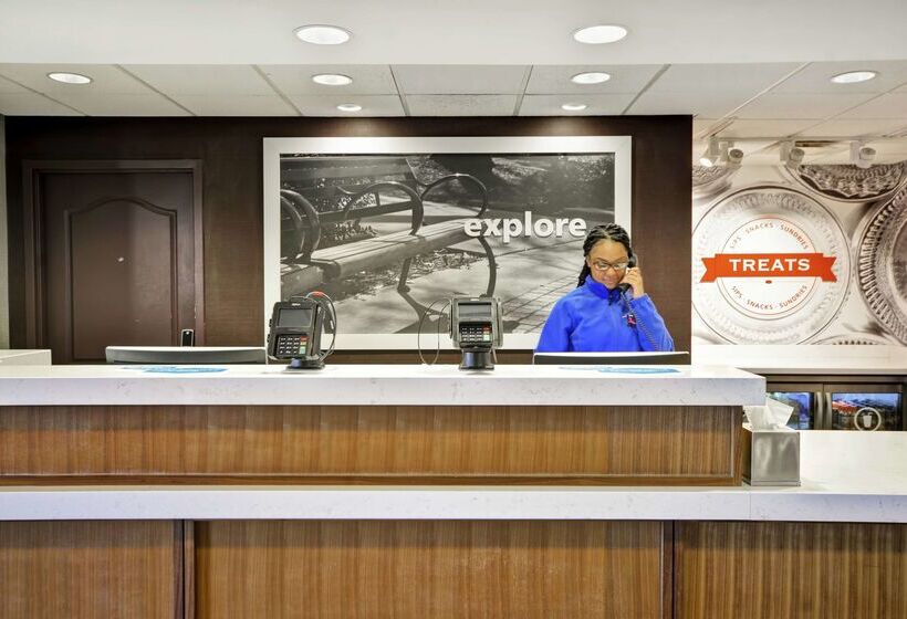 هتل Hampton Inn & Suites Columbuseaston Area