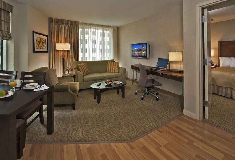 هتل Homewood Suites By Hilton Baltimore Inner Harbor