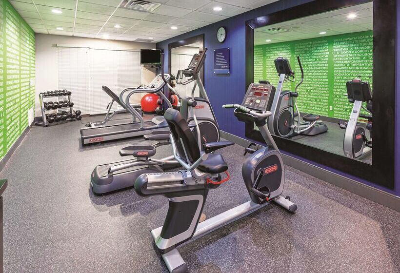 هتل La Quinta Inn & Suites By Wyndham Corpus Christin Padre Isl