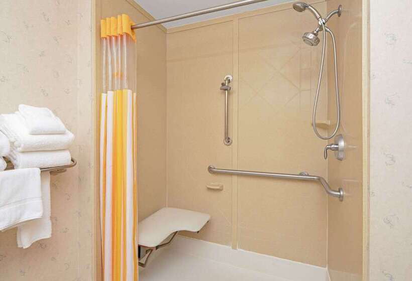 هتل La Quinta Inn & Suites By Wyndham Corpus Christin Padre Isl