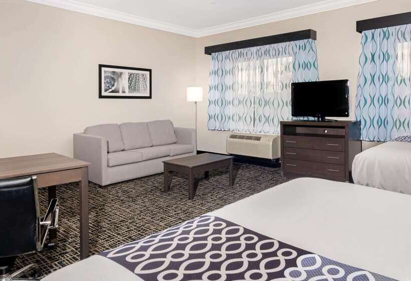 هتل La Quinta Inn & Suites By Wyndham Corpus Christin Padre Isl