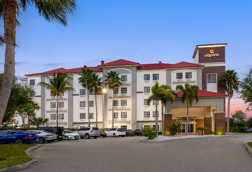 בית מלון כפרי La Quinta Inn & Suites By Wyndham Ft. Pierce