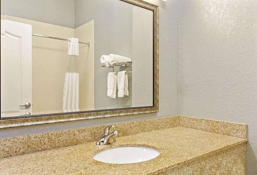 هتل La Quinta By Wyndham Mobile   Tillman S Corner