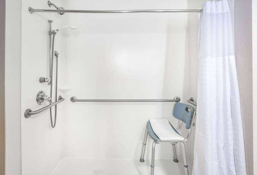 هتل La Quinta Inn & Suites By Wyndham Norfolk