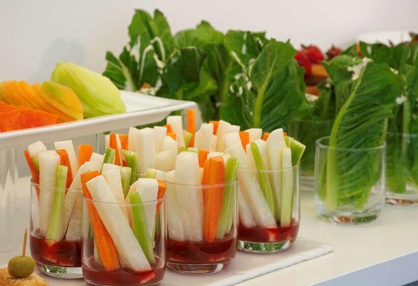 Отель NH Queretaro