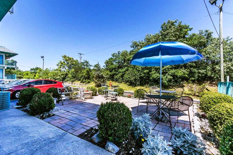 בית מלון כפרי Rodeway Inn Nashville