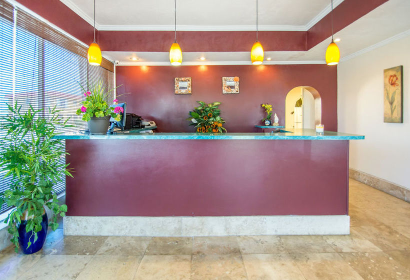 בית מלון כפרי Sunrise Inn On The Beach
