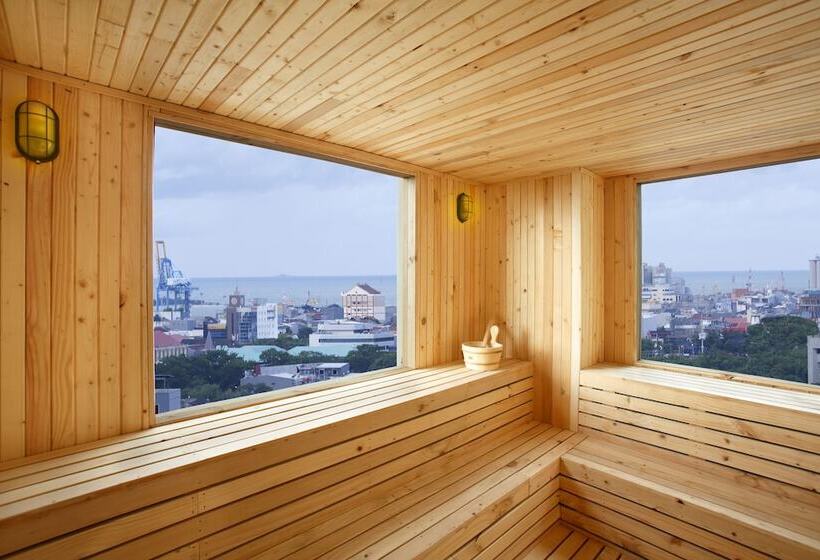 هتل Santika Makassar