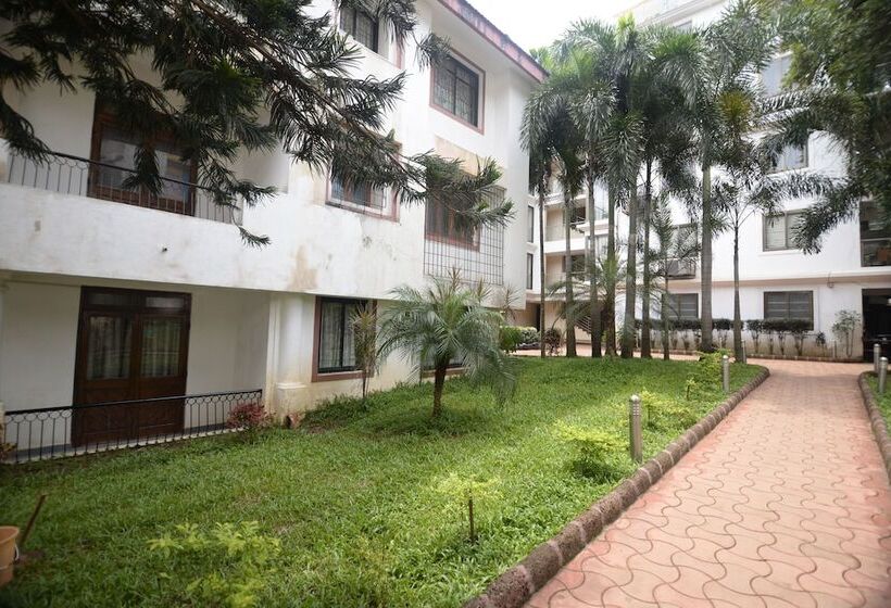 Hotel Sunkissed Premium By Wsi,calangute Beach