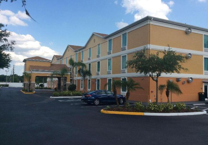 Отель Best Western Wesley Chapel