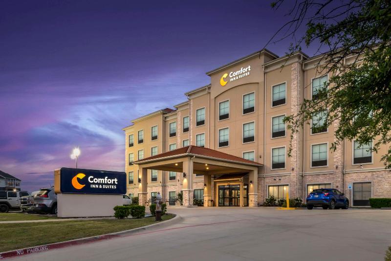 هتل Comfort Inn & Suites Fort Worth  Fossil Creek